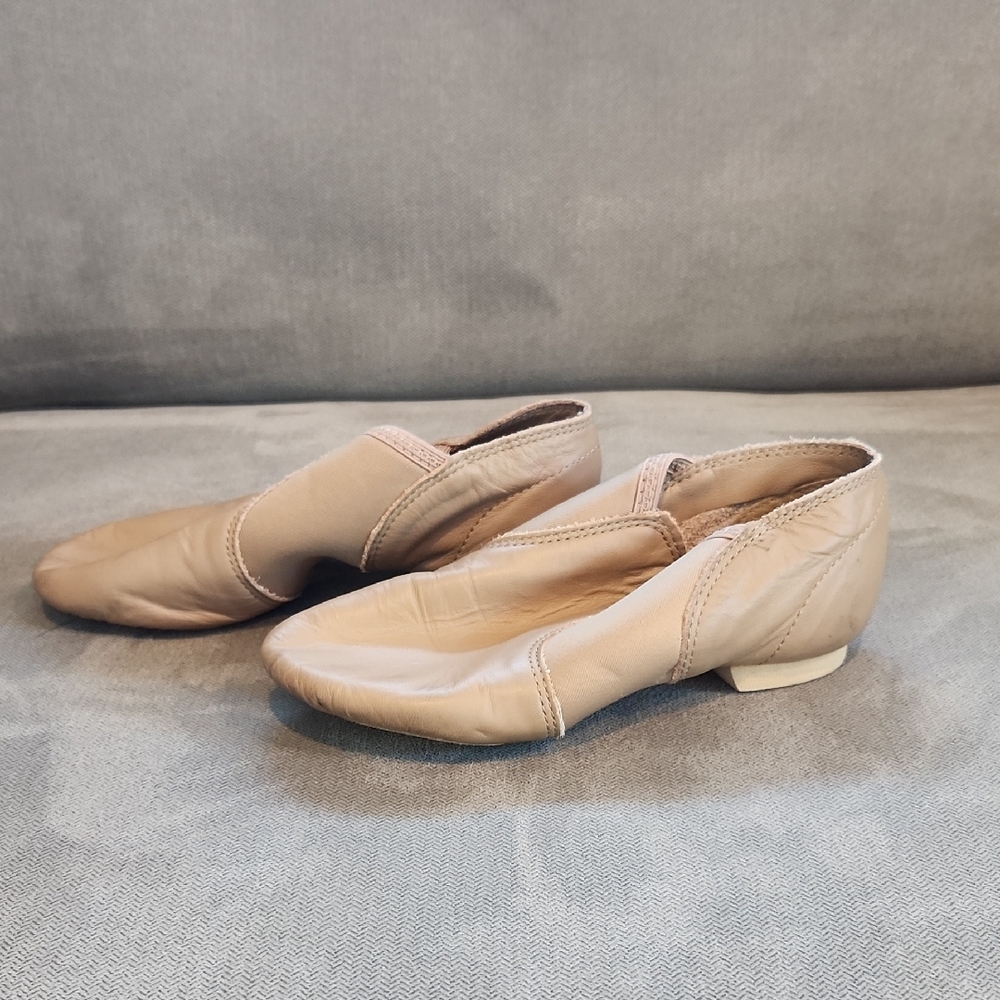 ✨ 3 For $25 SALE Capezio girls Jazz Shoes